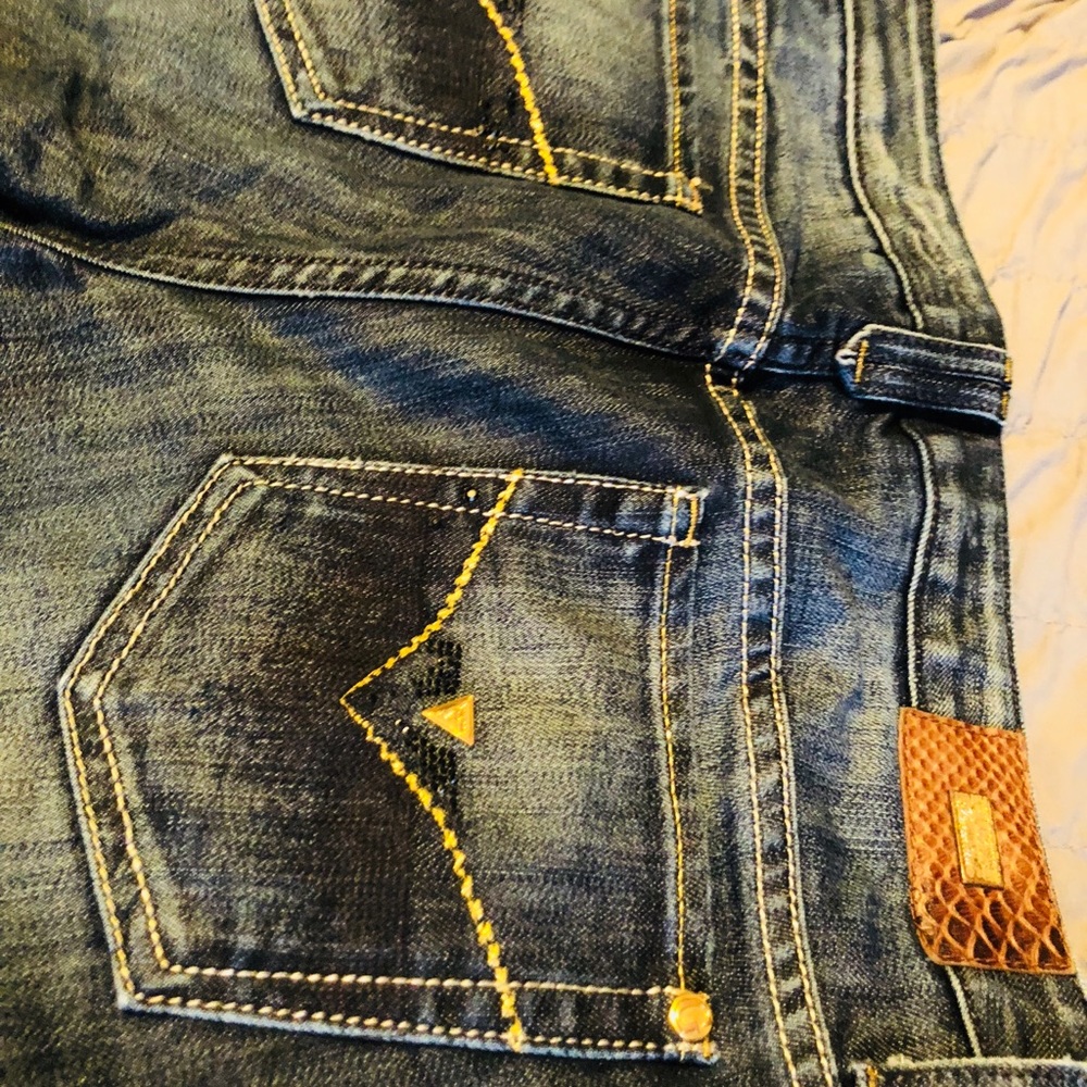Guess premium embellished back pockets 😍